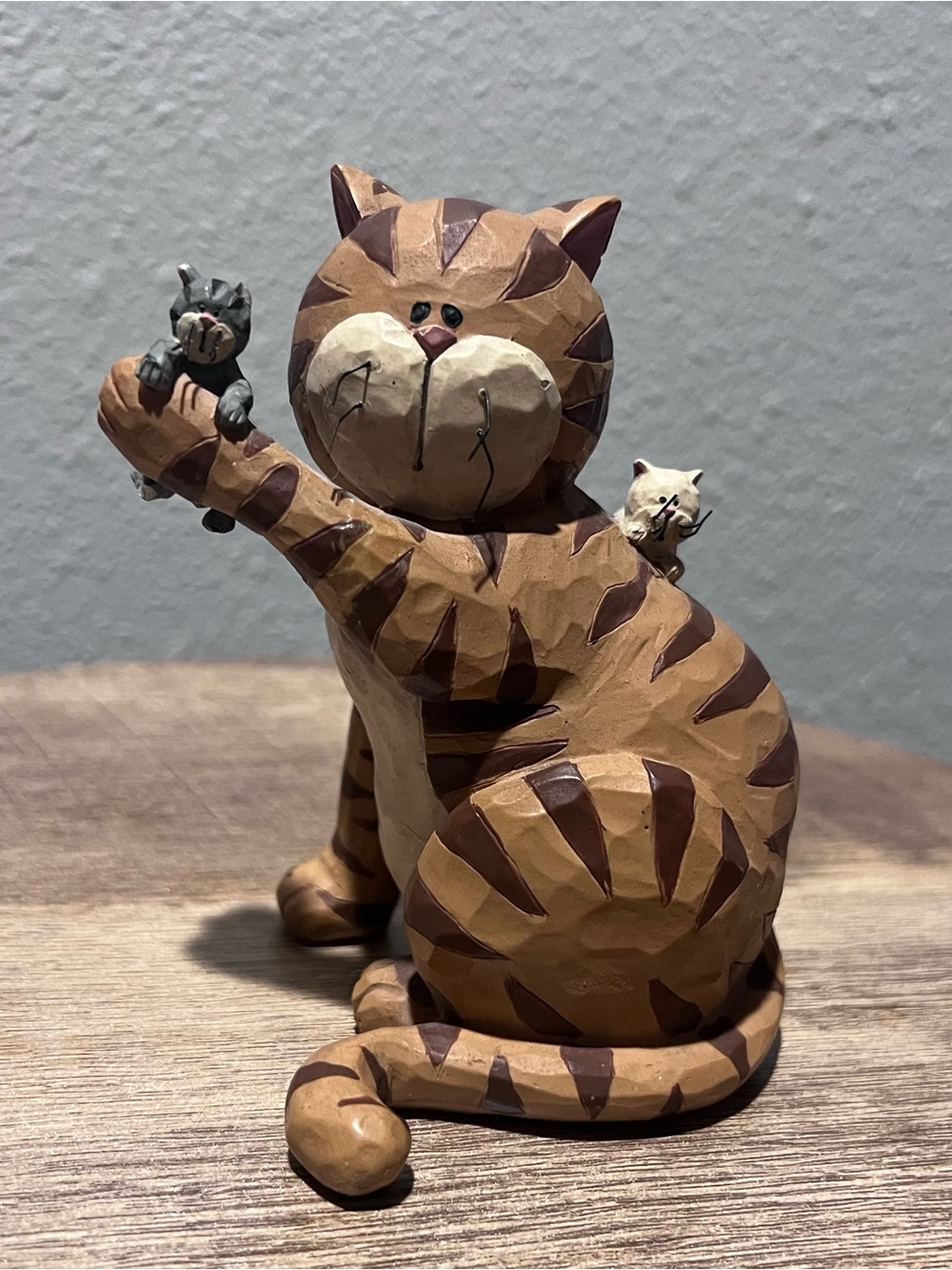 Suzi Skoglund Blossom Bucket Cat Resin Figure/Figurine Preloved 4.5”